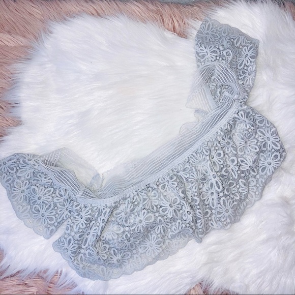 Victoria’s Secret Lace Flouncy  Bralette LG NWT - Picture 4 of 5